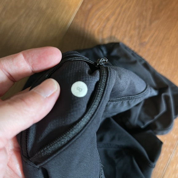 Lululemon Speed up shorts - Picture 6 of 6